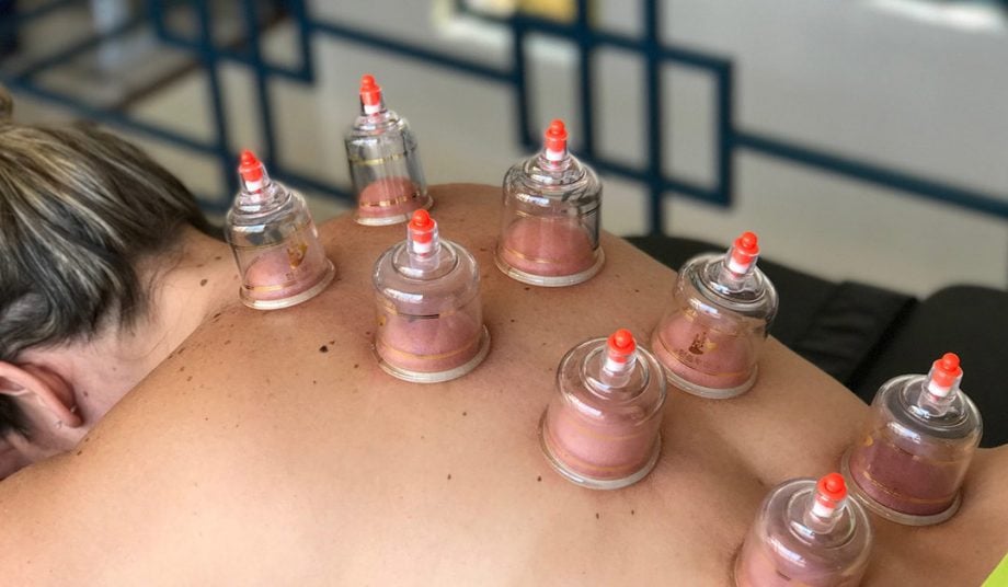 Velas, incensos e folhas aromáticas